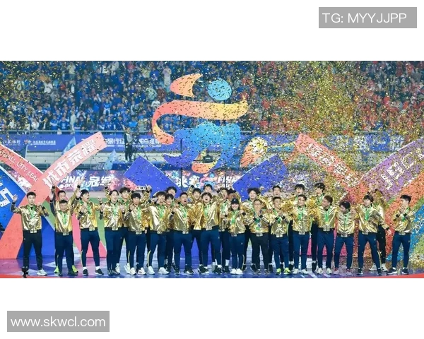 泰达足球队奋勇拼搏展现团队精神力争在新赛季取得佳绩